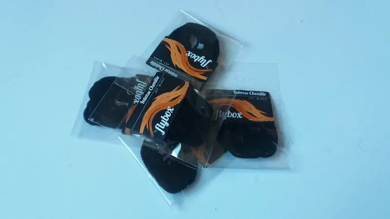 Flybox Intense Chenille in Jet Black